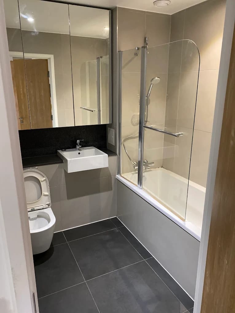 Bathroom deep clean by Rea's Cleaning Services